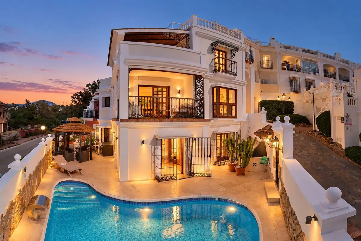 Semi-Detached House in Nueva Andalucía