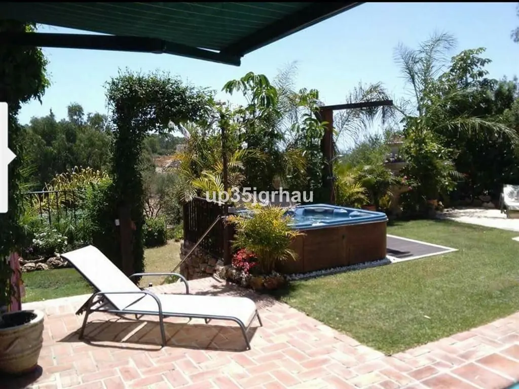Ground Floor Apartment in Estepona