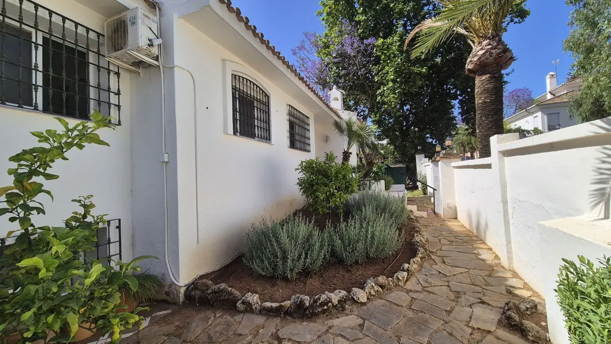 Detached Villa in Elviria