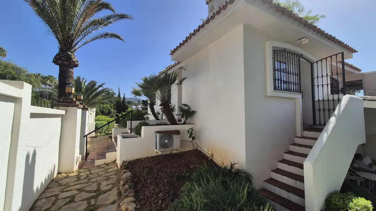 Detached Villa in Elviria