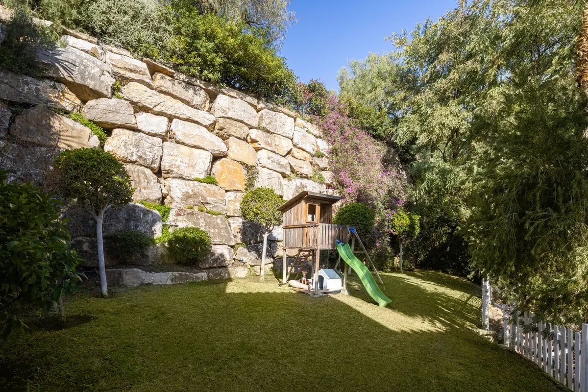 Detached Villa in El Paraiso