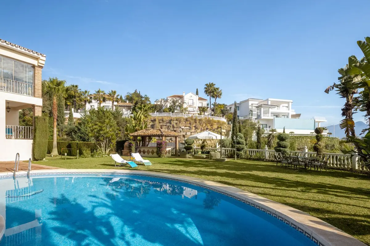 Detached Villa in El Paraiso
