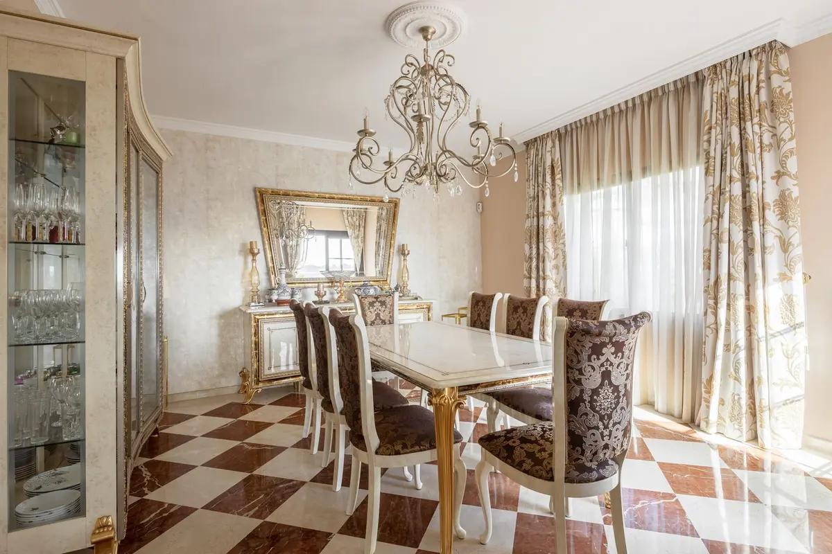 Detached Villa in El Paraiso