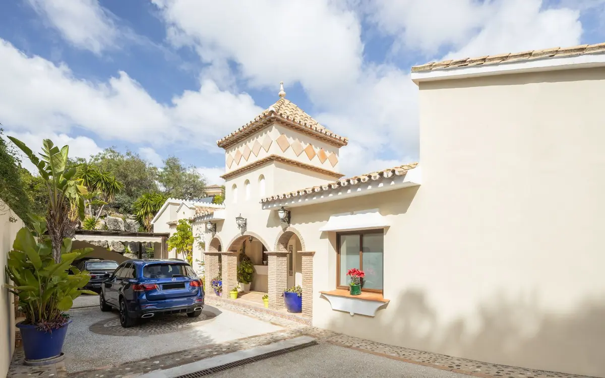 Detached Villa in El Paraiso