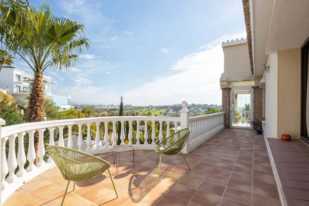 Detached Villa in El Paraiso