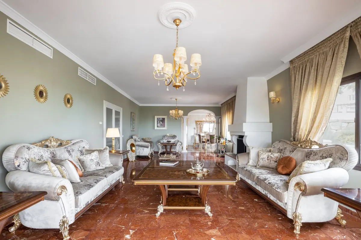 Detached Villa in El Paraiso