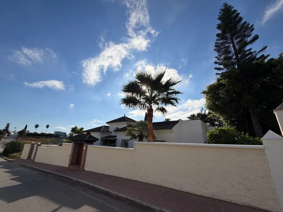 Detached Villa in Estepona