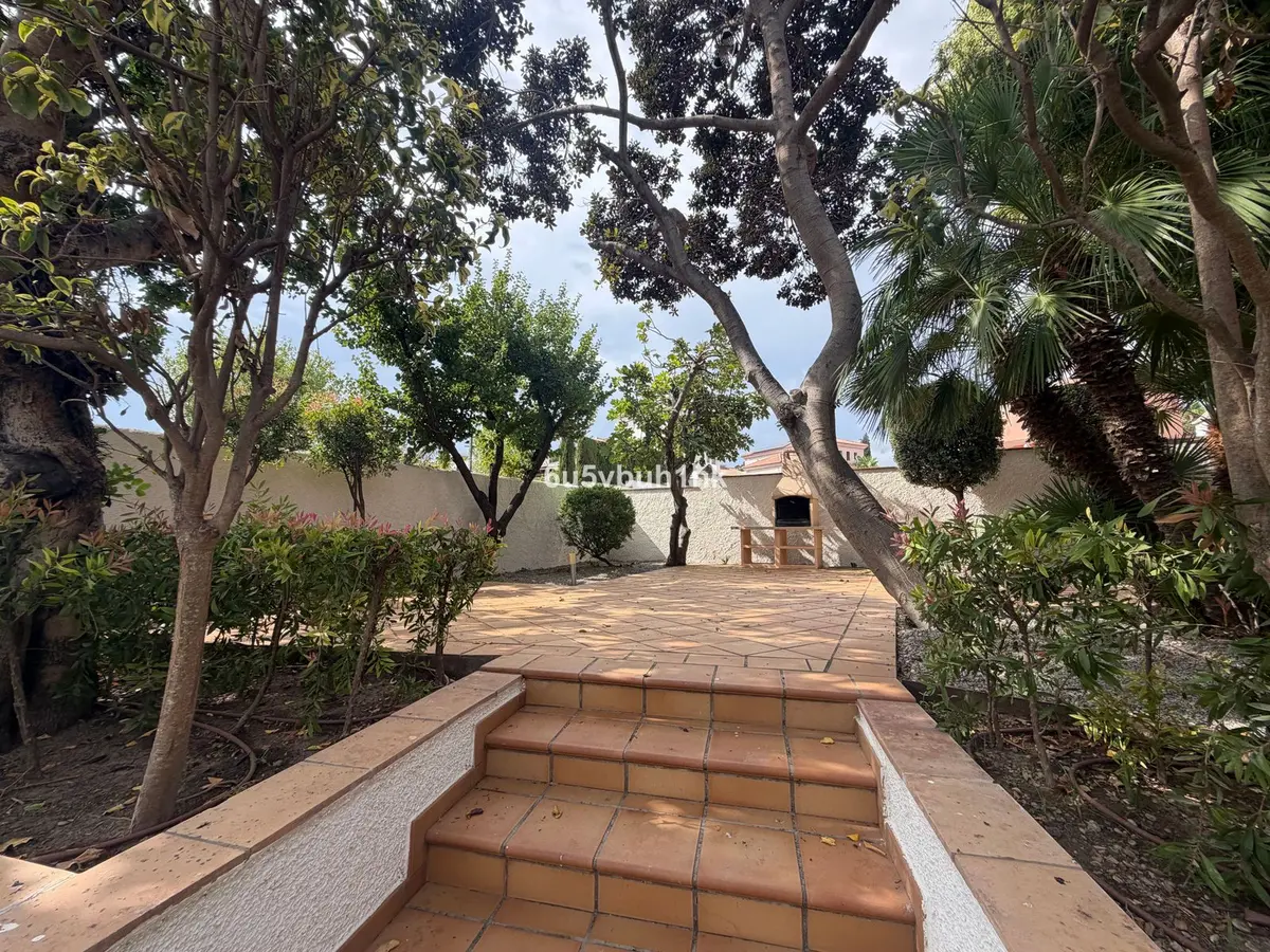 Detached Villa in Estepona