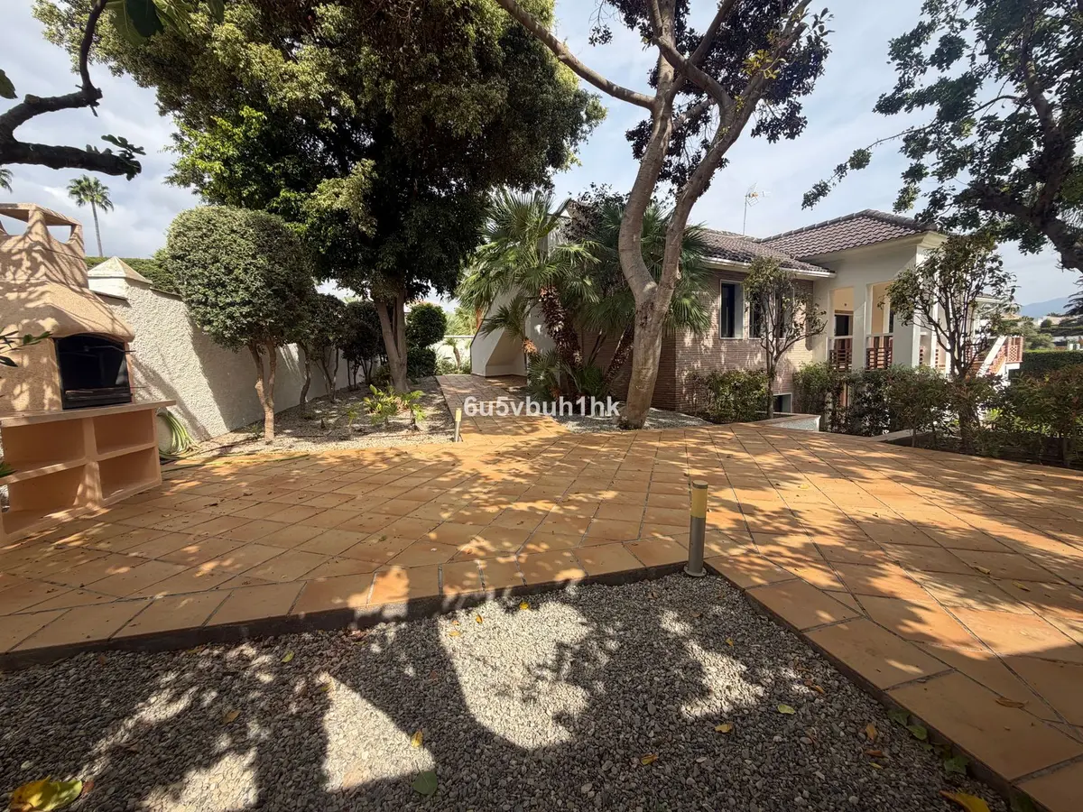 Detached Villa in Estepona