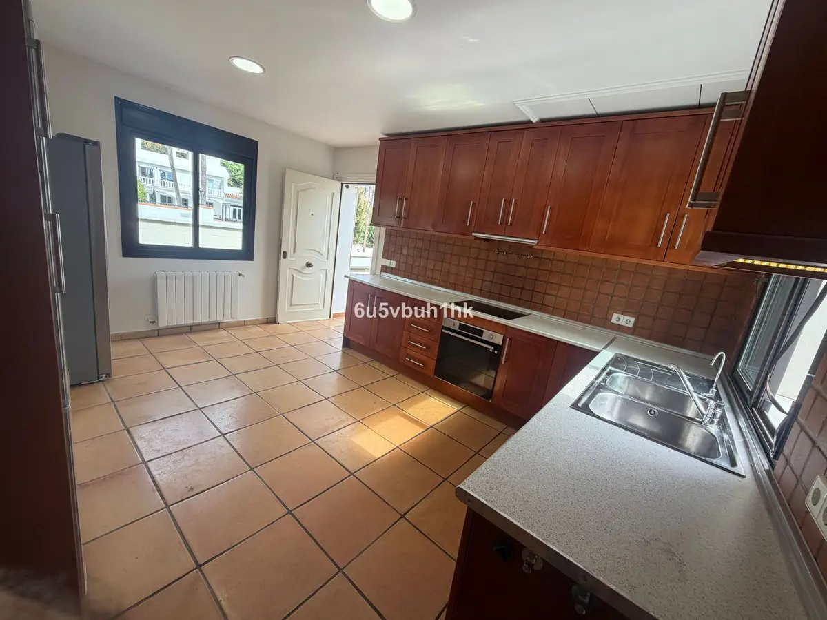 Detached Villa in Estepona