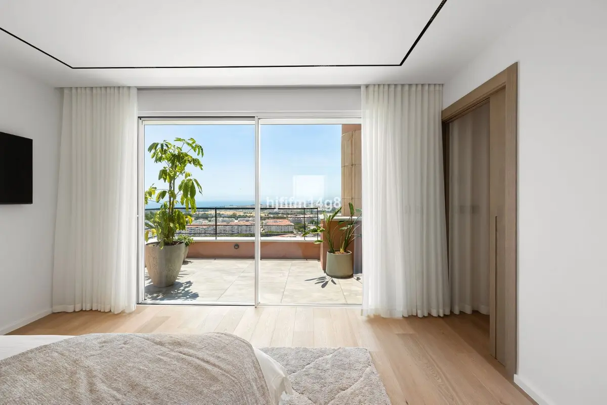 Middle Floor Apartment in Nueva Andalucía