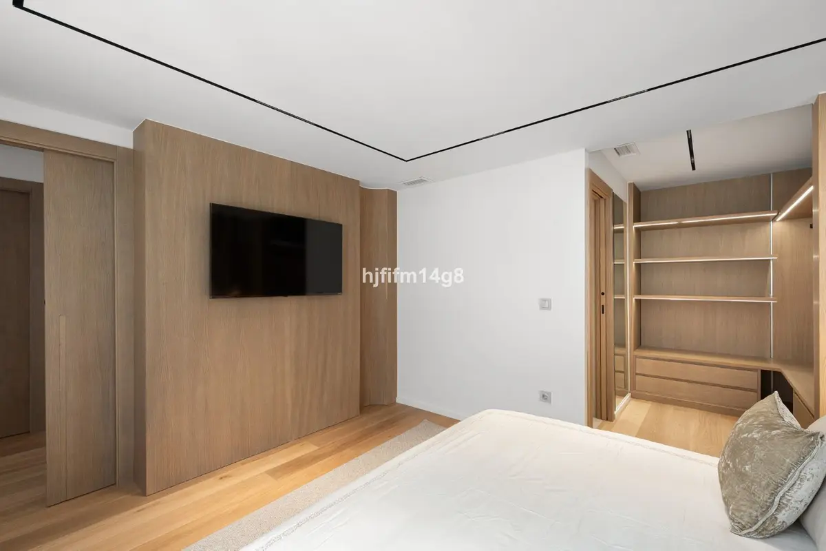 Middle Floor Apartment in Nueva Andalucía