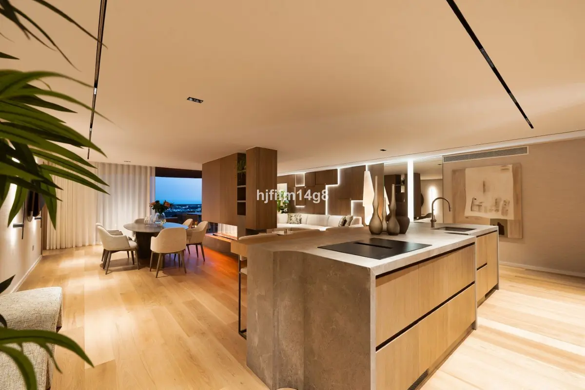 Middle Floor Apartment in Nueva Andalucía