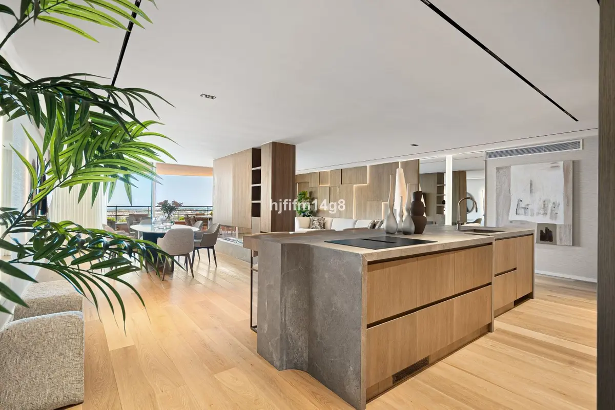 Middle Floor Apartment in Nueva Andalucía