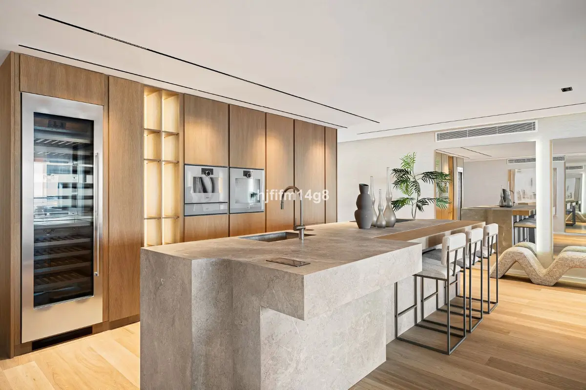 Middle Floor Apartment in Nueva Andalucía