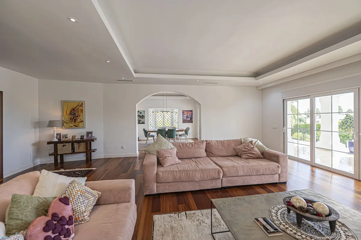 Detached Villa in El Paraiso
