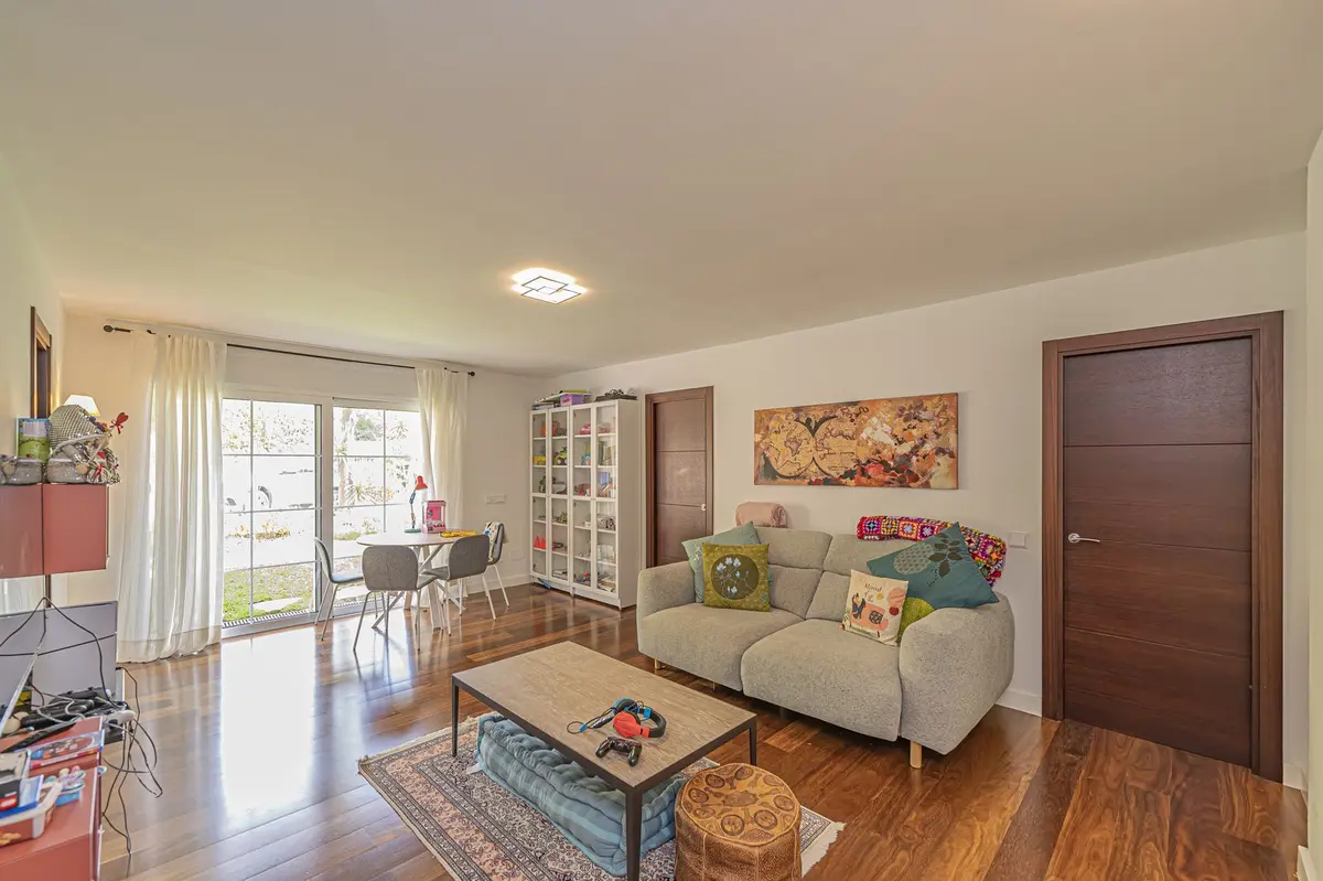 Detached Villa in El Paraiso