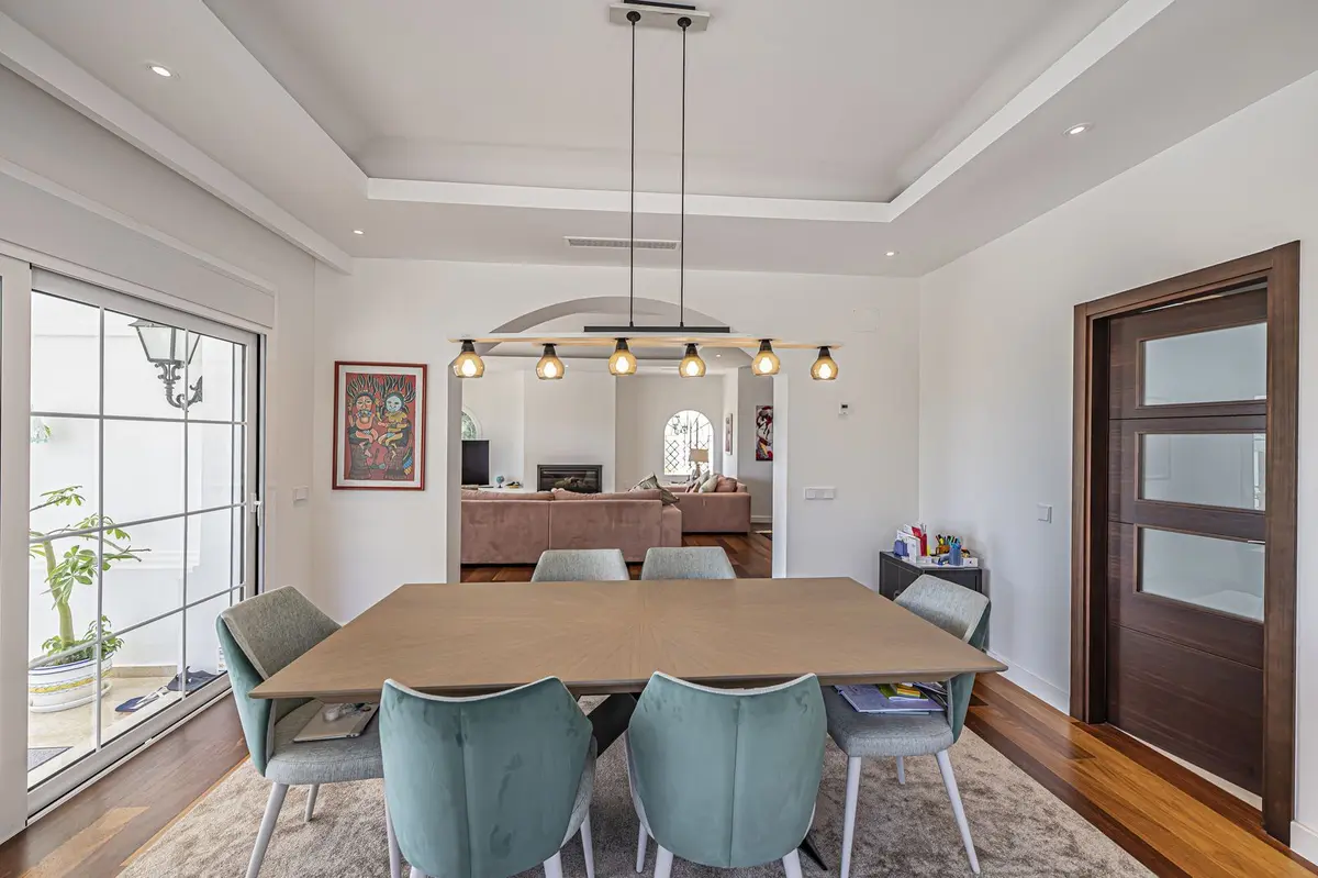 Detached Villa in El Paraiso