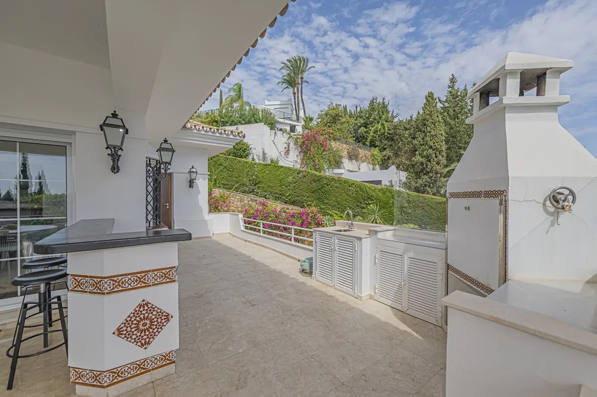Detached Villa in El Paraiso