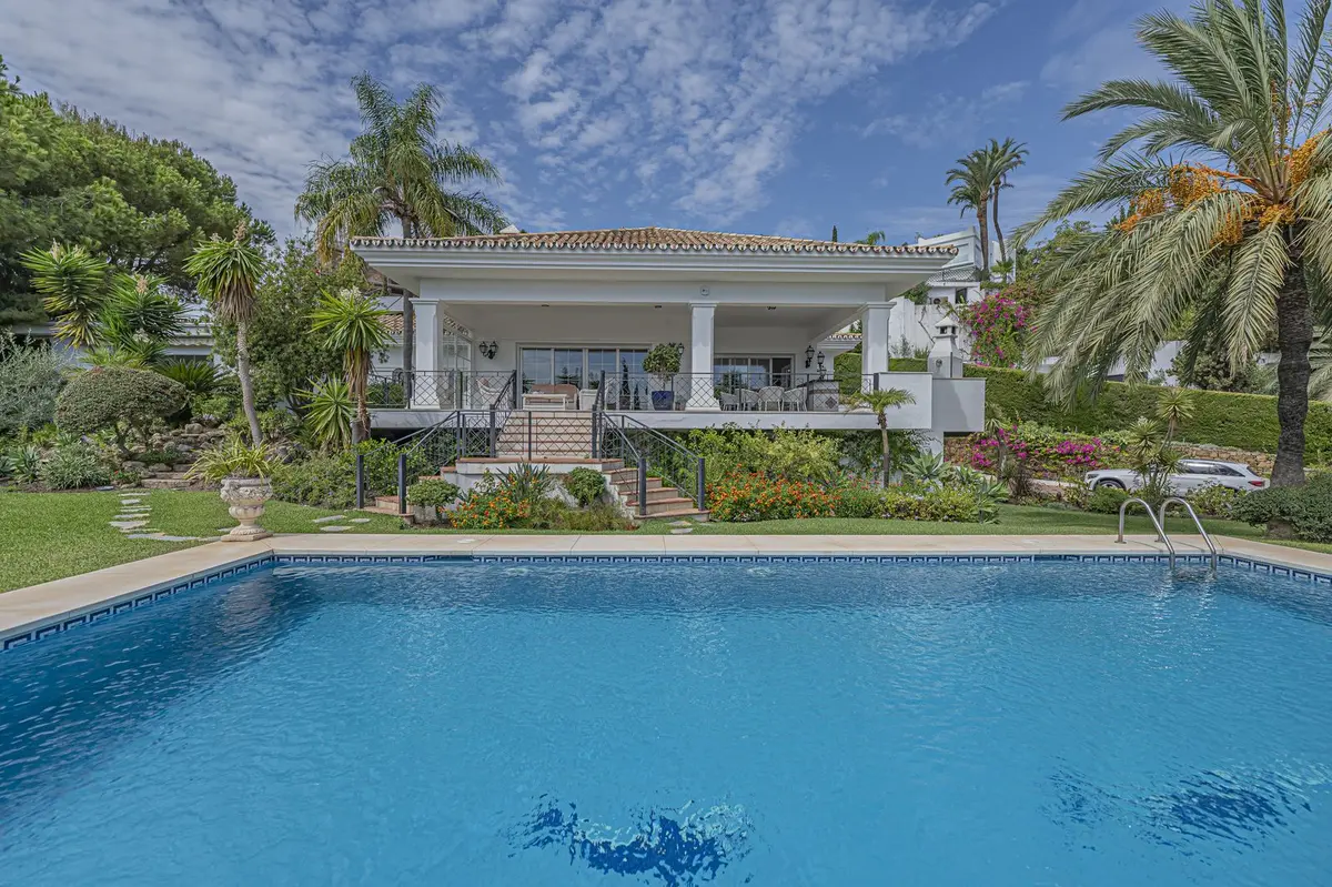 Detached Villa in El Paraiso