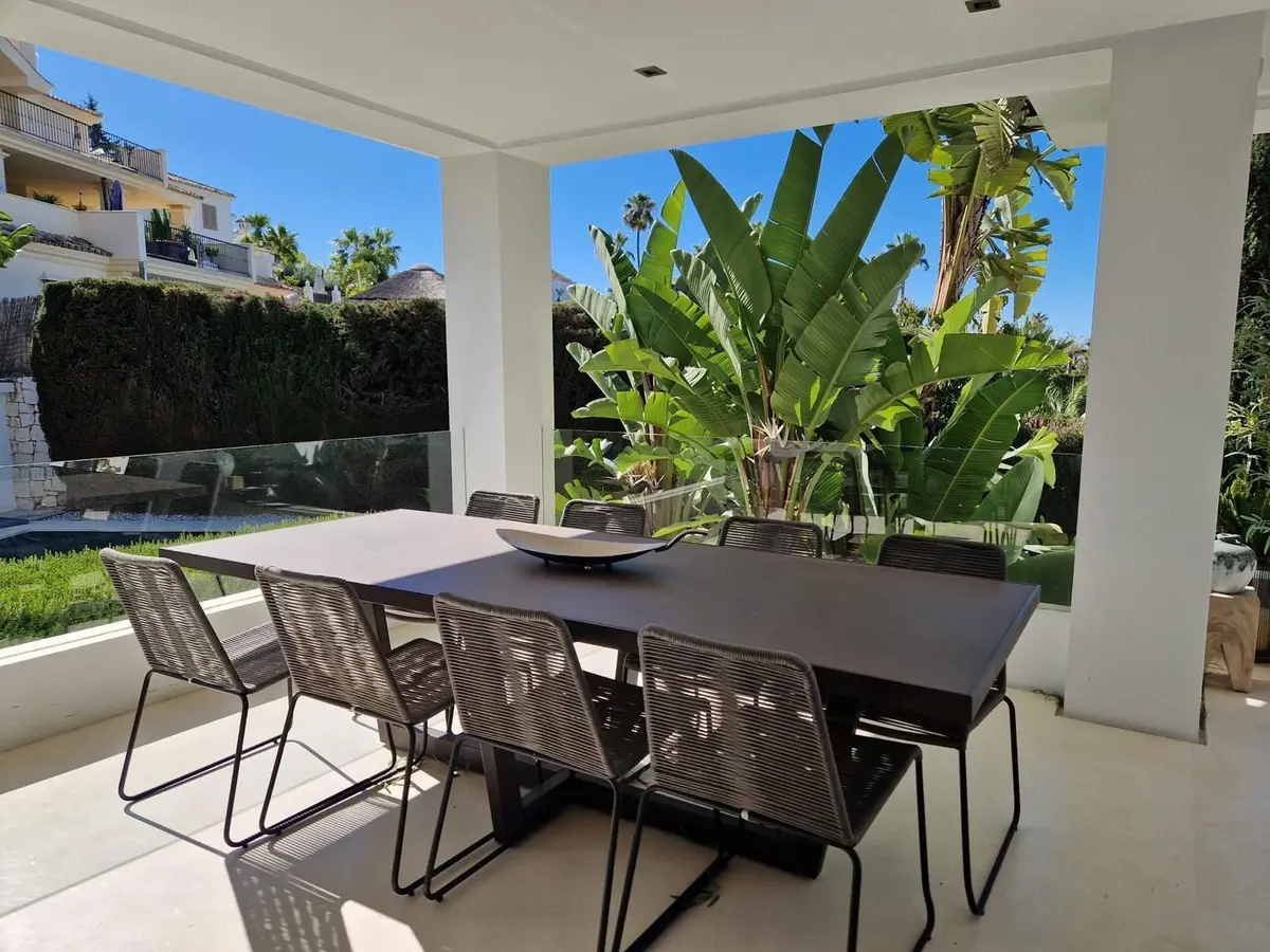 Detached Villa in Nueva Andalucía