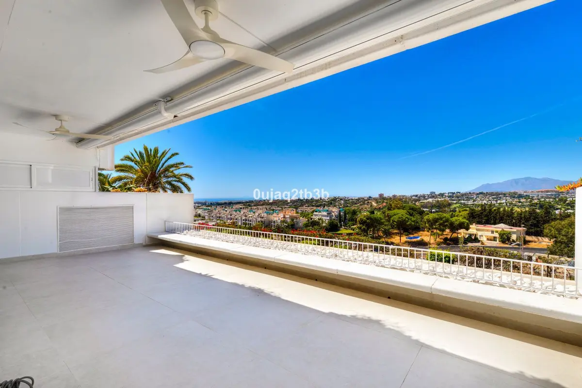 Middle Floor Apartment in Marbella