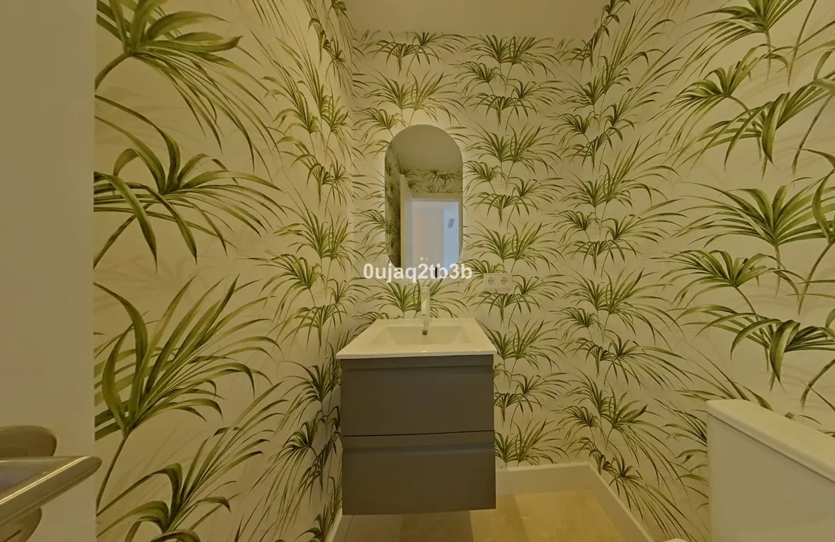 Middle Floor Apartment in Marbella