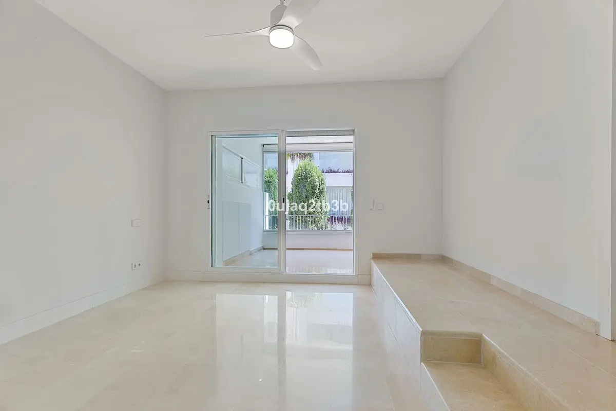 Middle Floor Apartment in Marbella