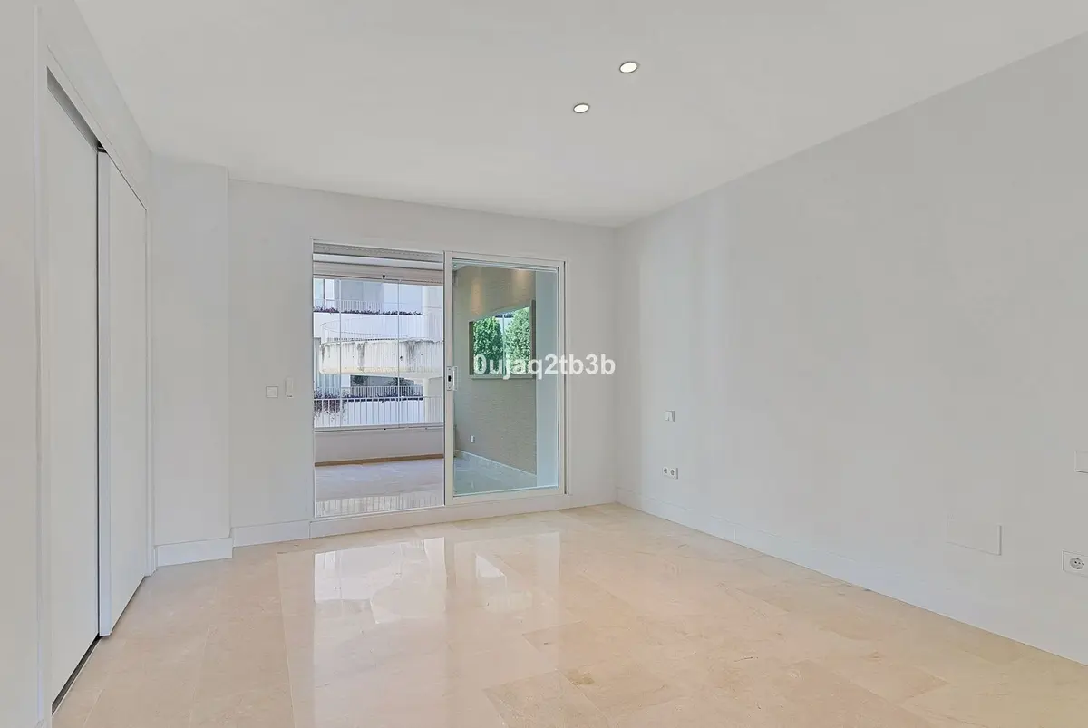 Middle Floor Apartment in Marbella