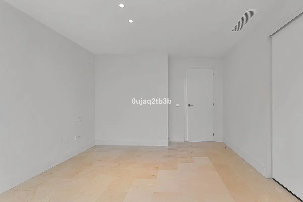 Middle Floor Apartment in Marbella