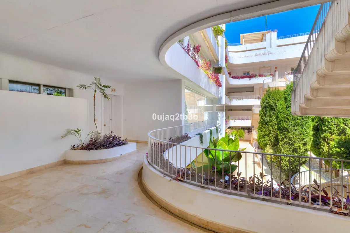 Middle Floor Apartment in Marbella