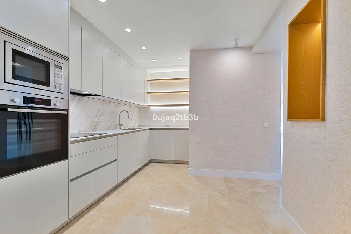 Middle Floor Apartment in Marbella