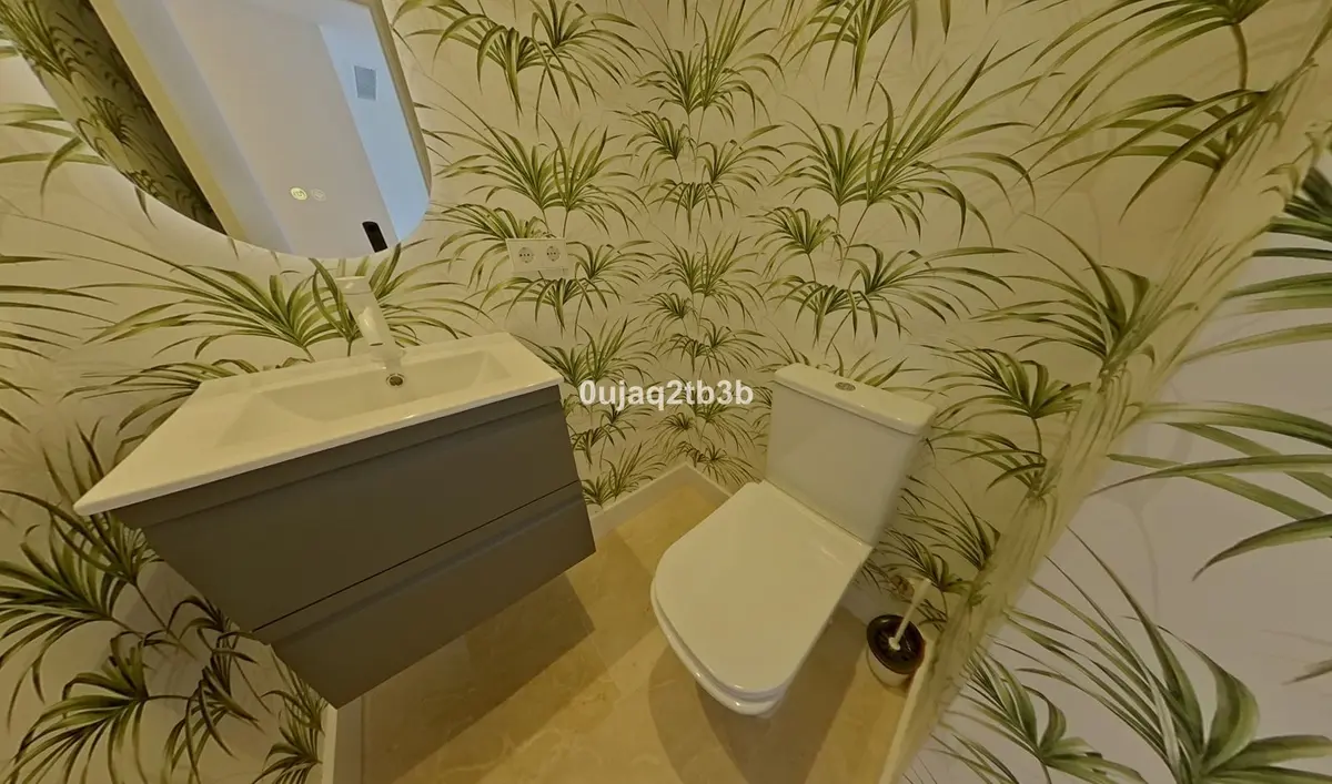 Middle Floor Apartment in Marbella