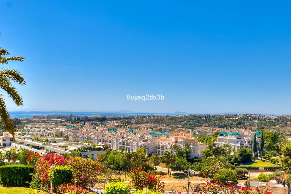 Middle Floor Apartment in Marbella
