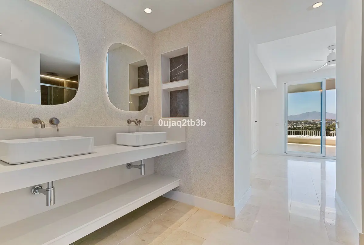 Middle Floor Apartment in Marbella