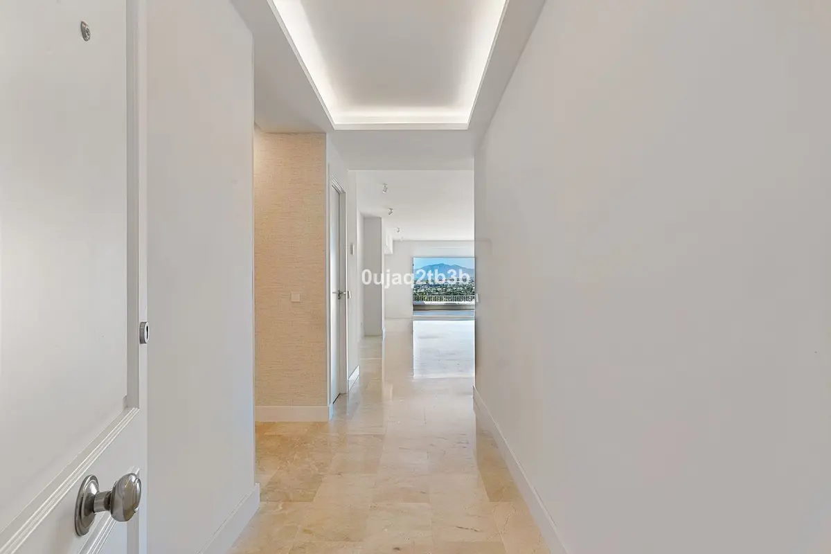 Middle Floor Apartment in Marbella