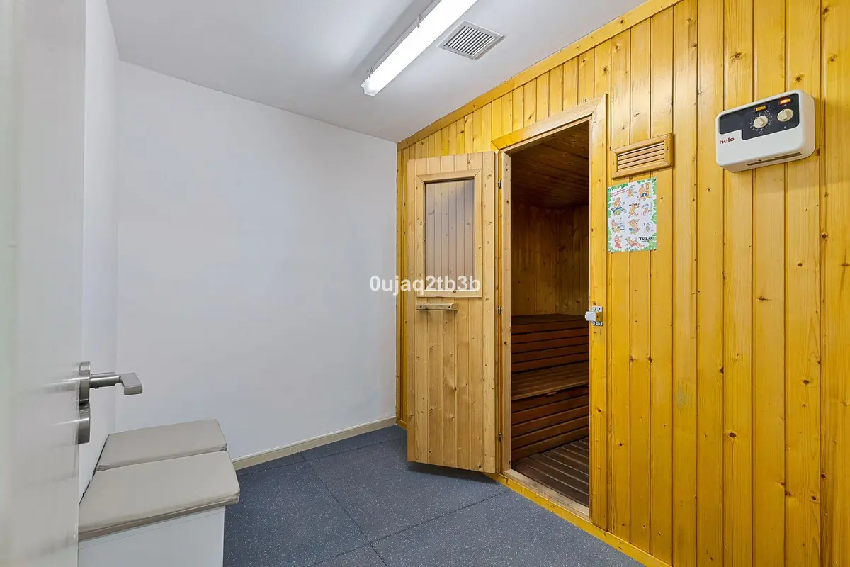 Middle Floor Apartment in Marbella