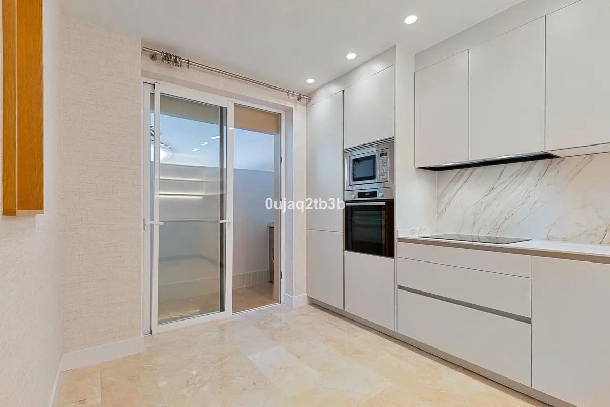 Middle Floor Apartment in Marbella