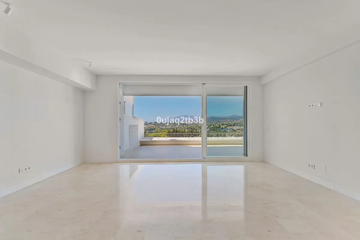 Middle Floor Apartment in Marbella