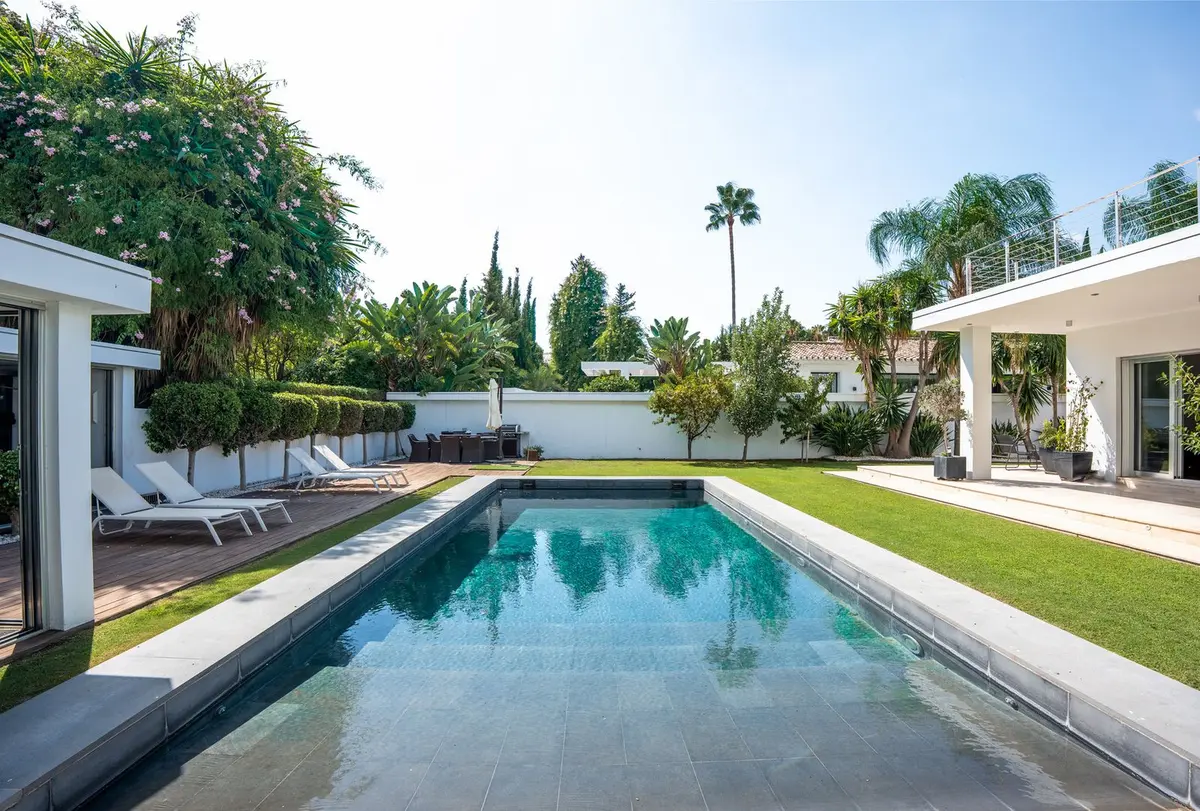 Detached Villa in Nueva Andalucía