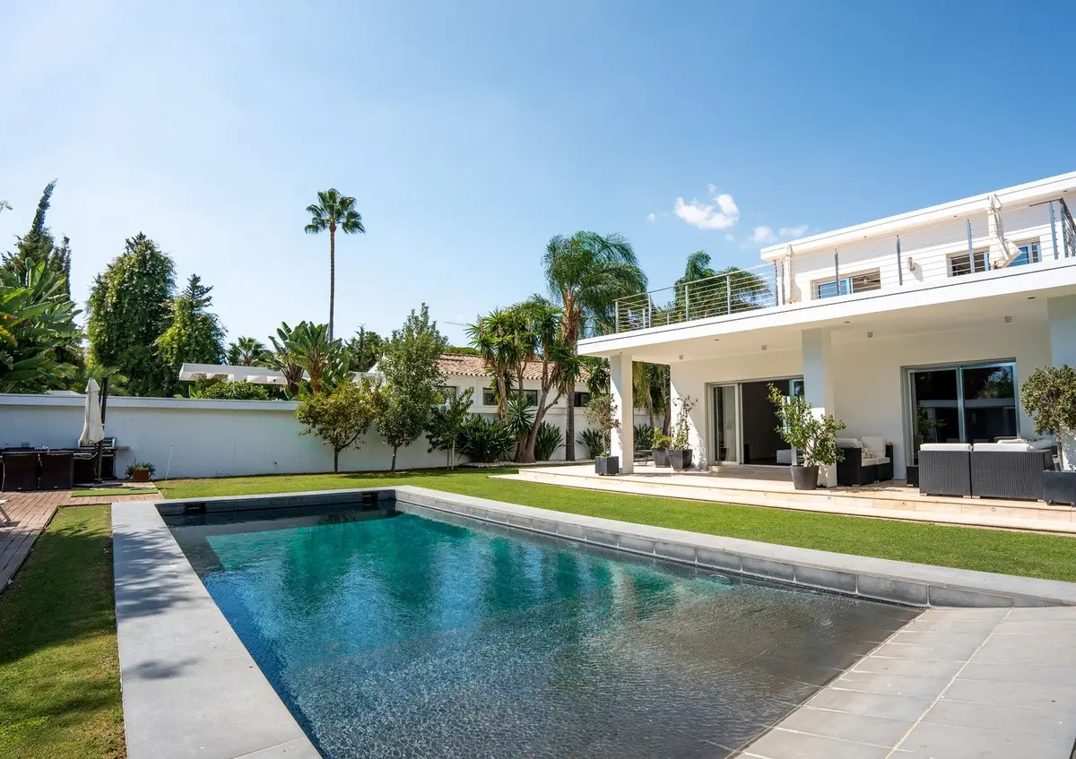 Detached Villa in Nueva Andalucía