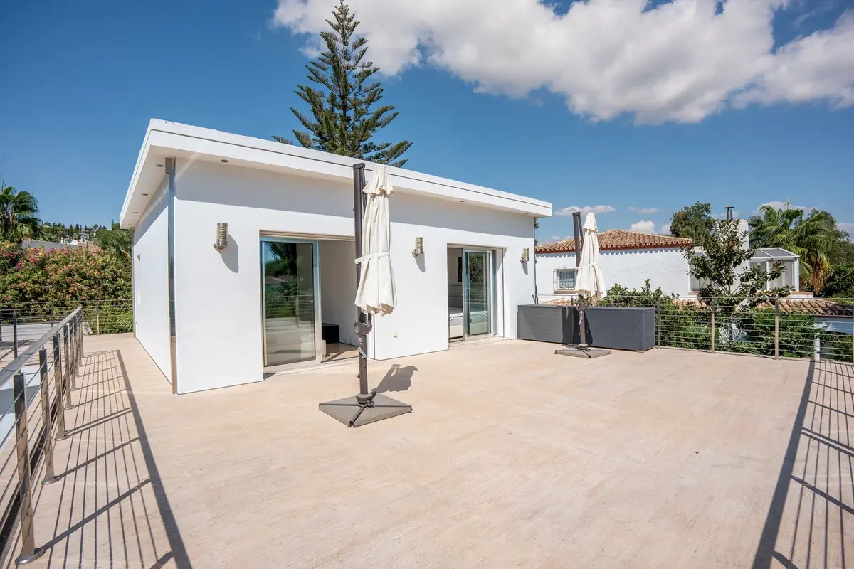 Detached Villa in Nueva Andalucía