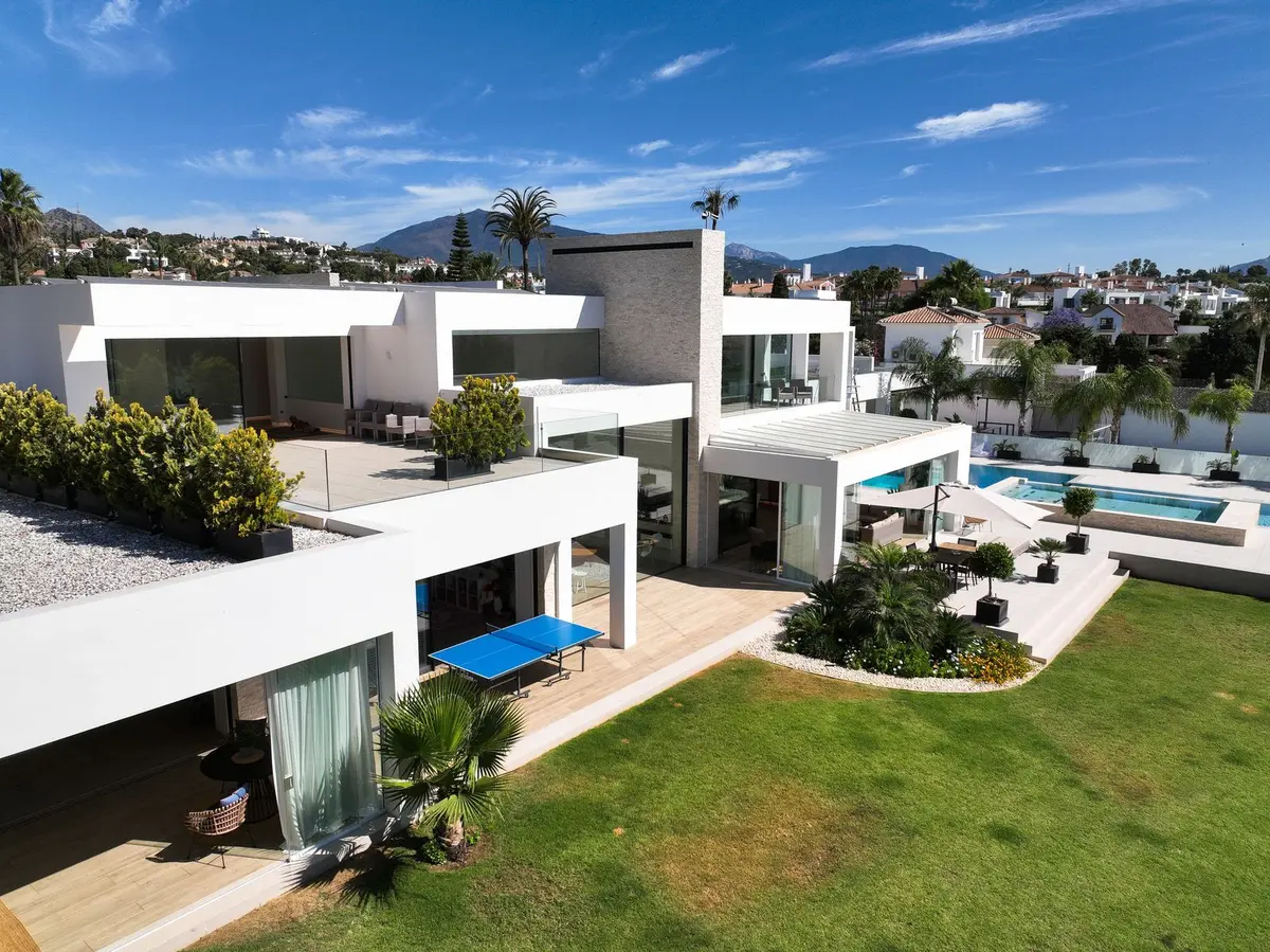 Detached Villa in El Paraiso