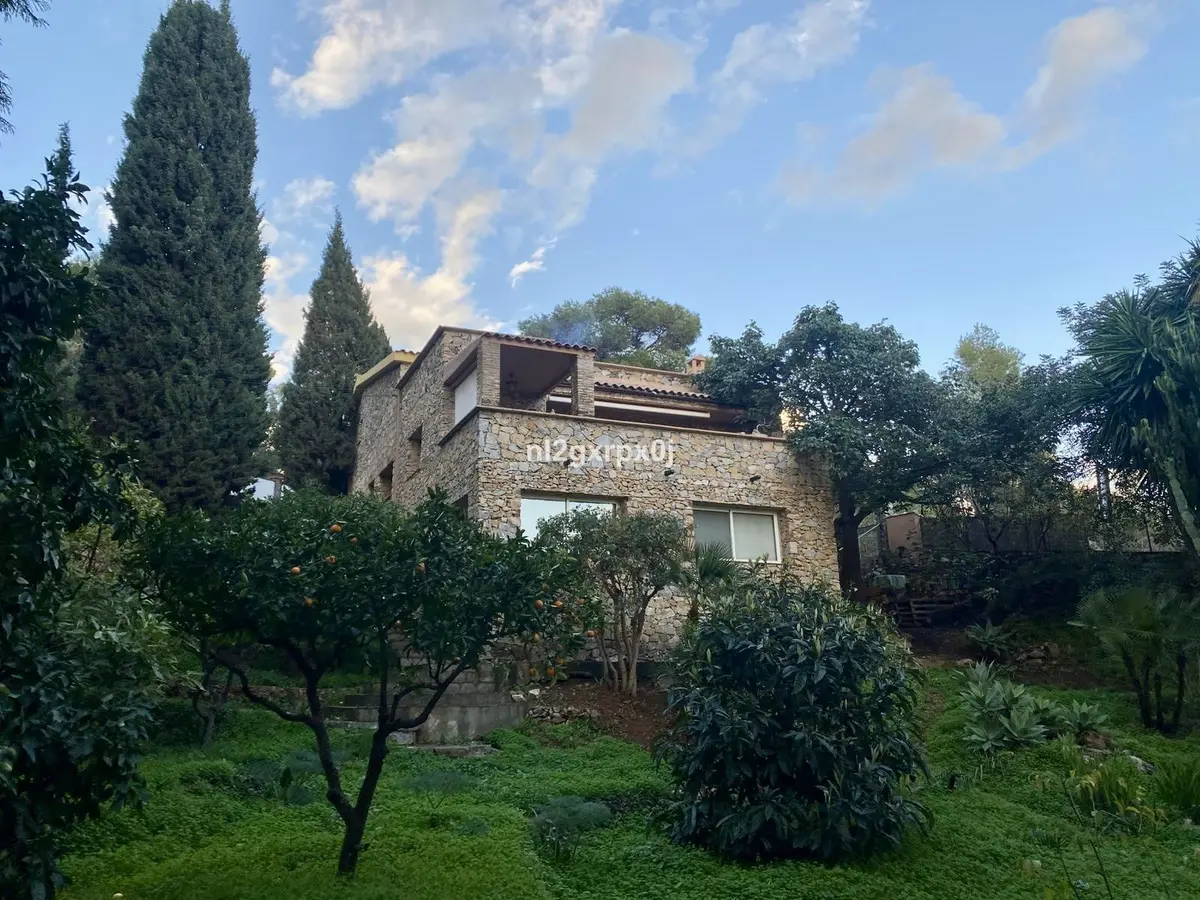 Detached Villa in Marbella