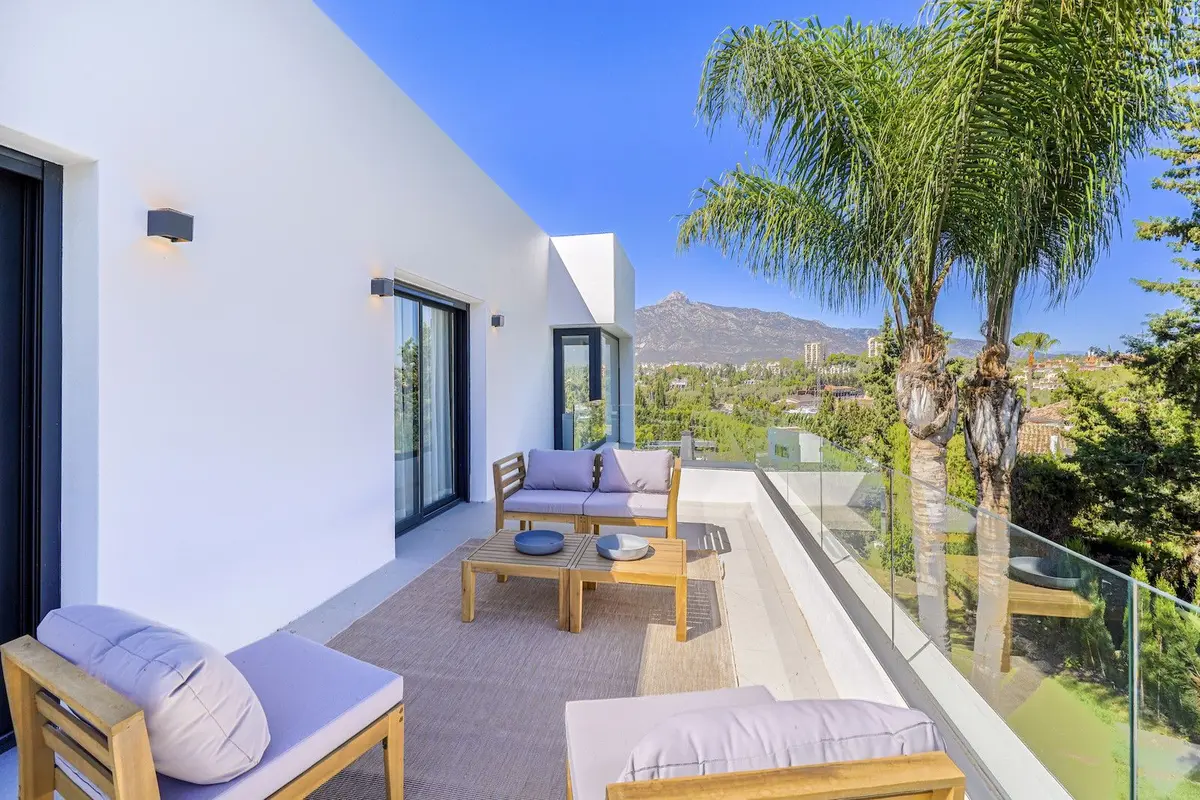 Detached Villa in Nueva Andalucía