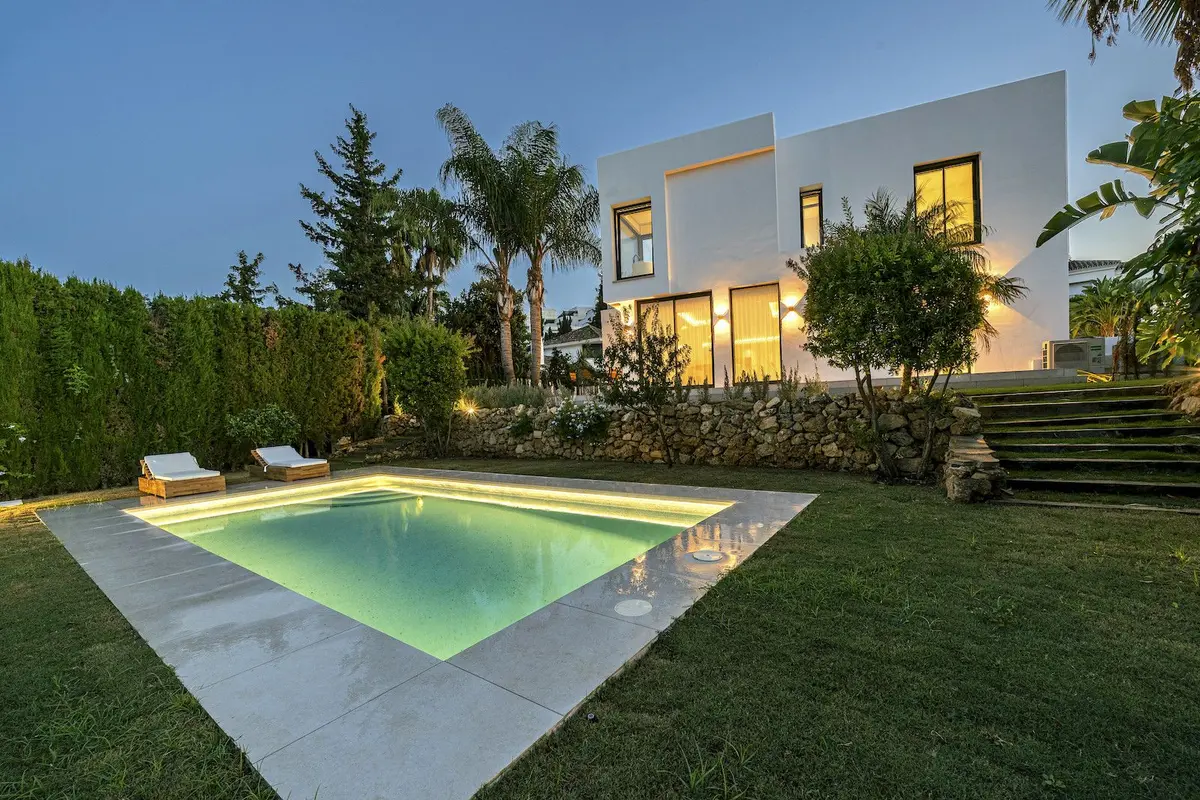 Detached Villa in Nueva Andalucía