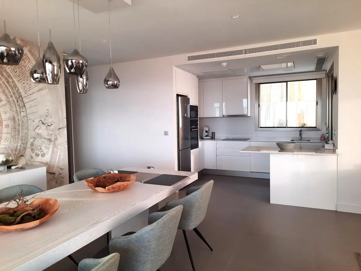 Middle Floor Apartment in Estepona