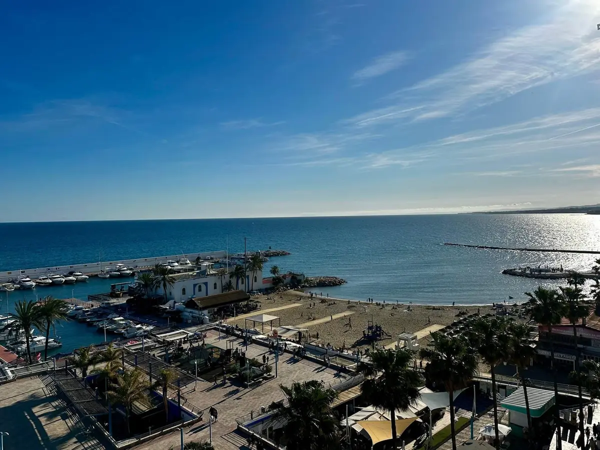 Middle Floor Apartment in Marbella