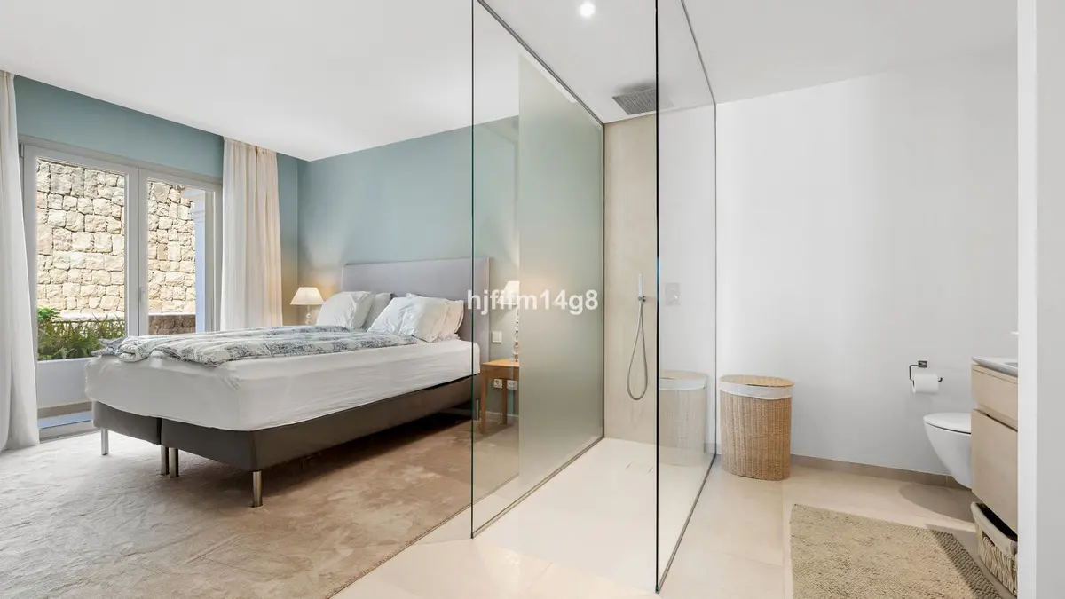 Middle Floor Apartment in Nueva Andalucía
