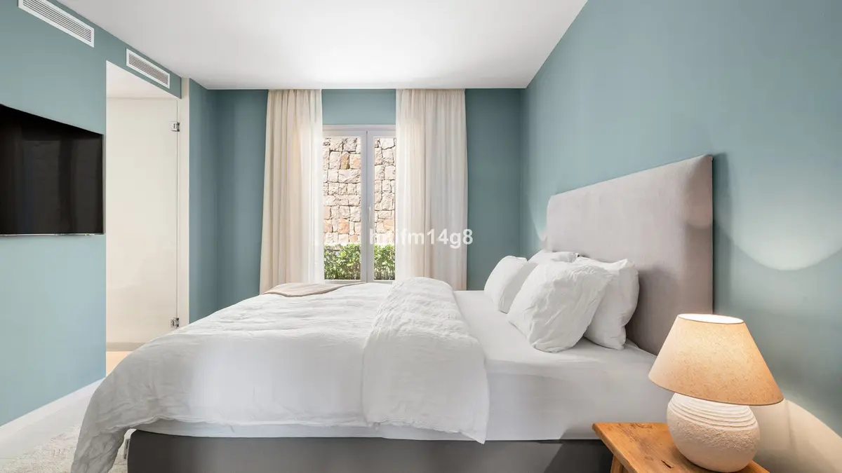 Middle Floor Apartment in Nueva Andalucía
